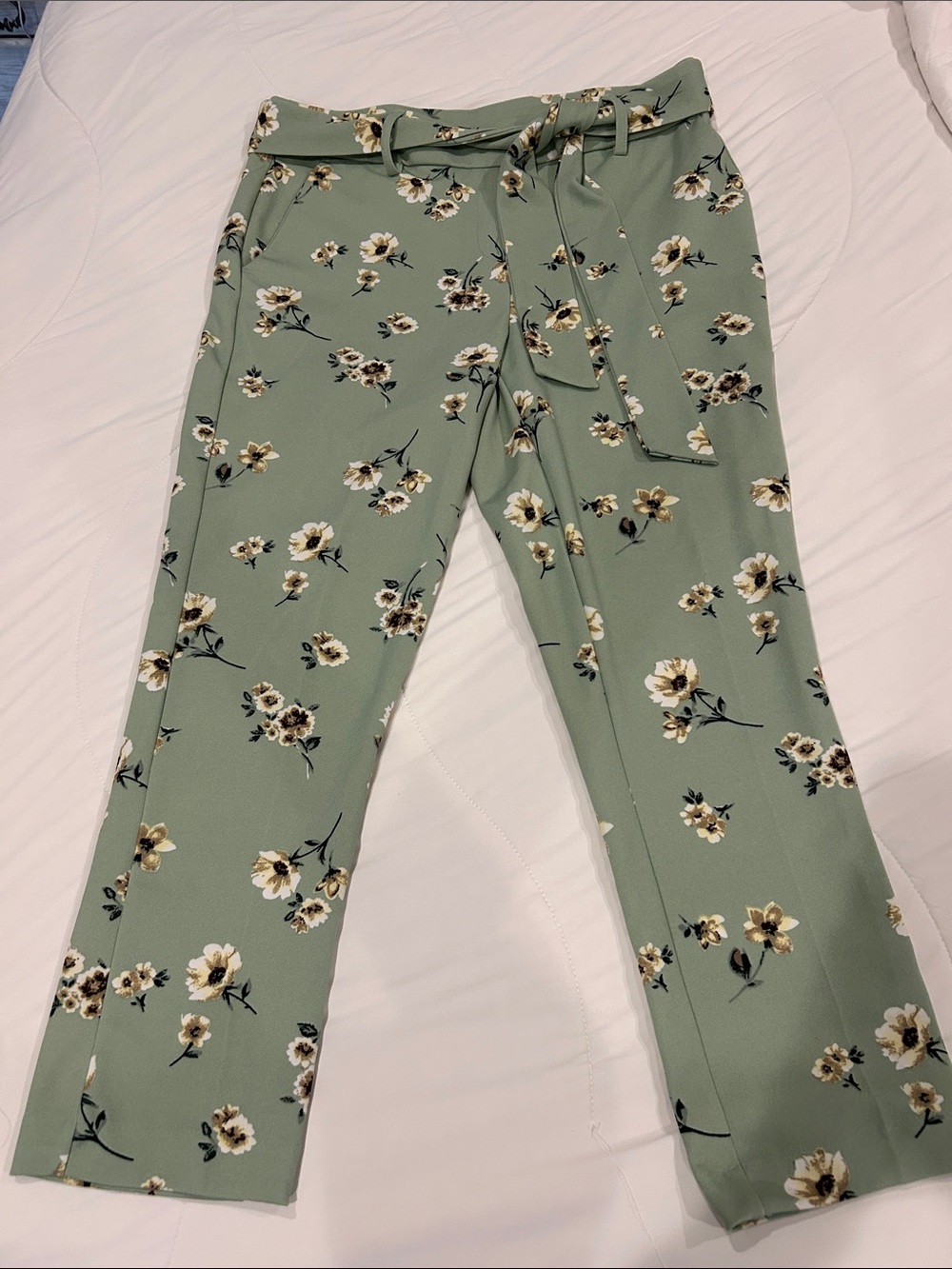 Jules & Leopold Sage Floral Tie-Waist Casual Pants